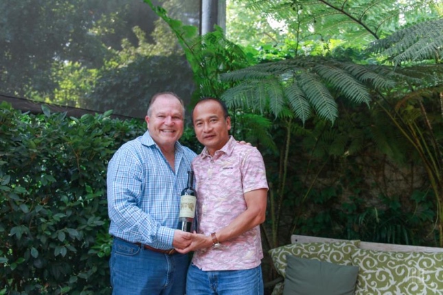 Chủ tich Công ty Quốc tế IQCT tới thăm và làm việc với chủ hãng rượu Caymus tại Napa Valley, CA 2019